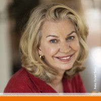 Tussen de Regels: Annejet van der Zijl