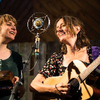 The Lasses - Boeken en Ballades