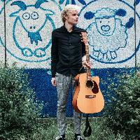 Muzikaal optreden van Vincent Corjanus