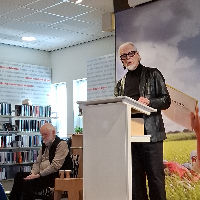 Dichters uit Bergen en omstreken dragen voor uit eigen werk