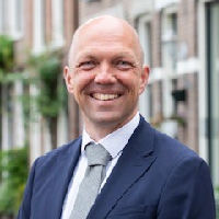 Opening proefstemhokje door burgemeester Jouke Douwe de Vries