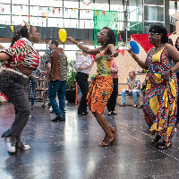 Meedenken over 'Vier a fri libi'