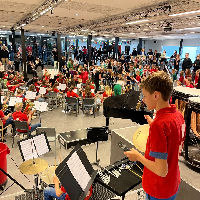 Doe Maar Mee Band in de Kindermuziekweek