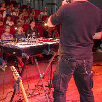 Voorstelling 'Welk geluid komt eruit?' (6+ jr)