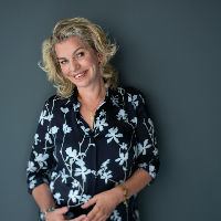 Lezing: Annejet van der Zijl over De zwevende wereld