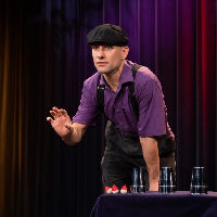 Quintus, de paarse goochelaar